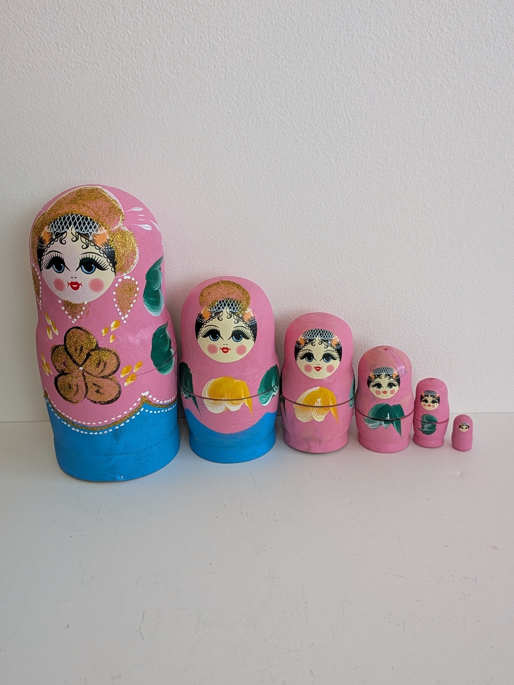 Vintage Matryoshka nesting dolls Russian folk art set of 6 Gold Gilt